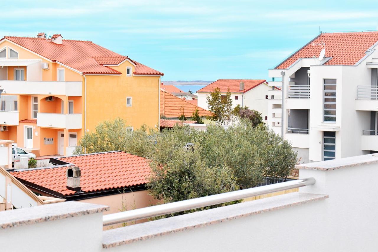 Apartmani Lovrencic Vrsi Exterior photo