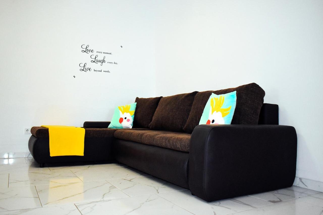 Apartmani Lovrencic Vrsi Exterior photo