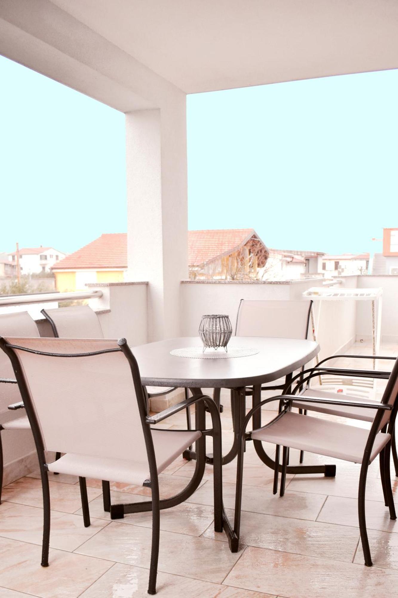 Apartmani Lovrencic Vrsi Exterior photo