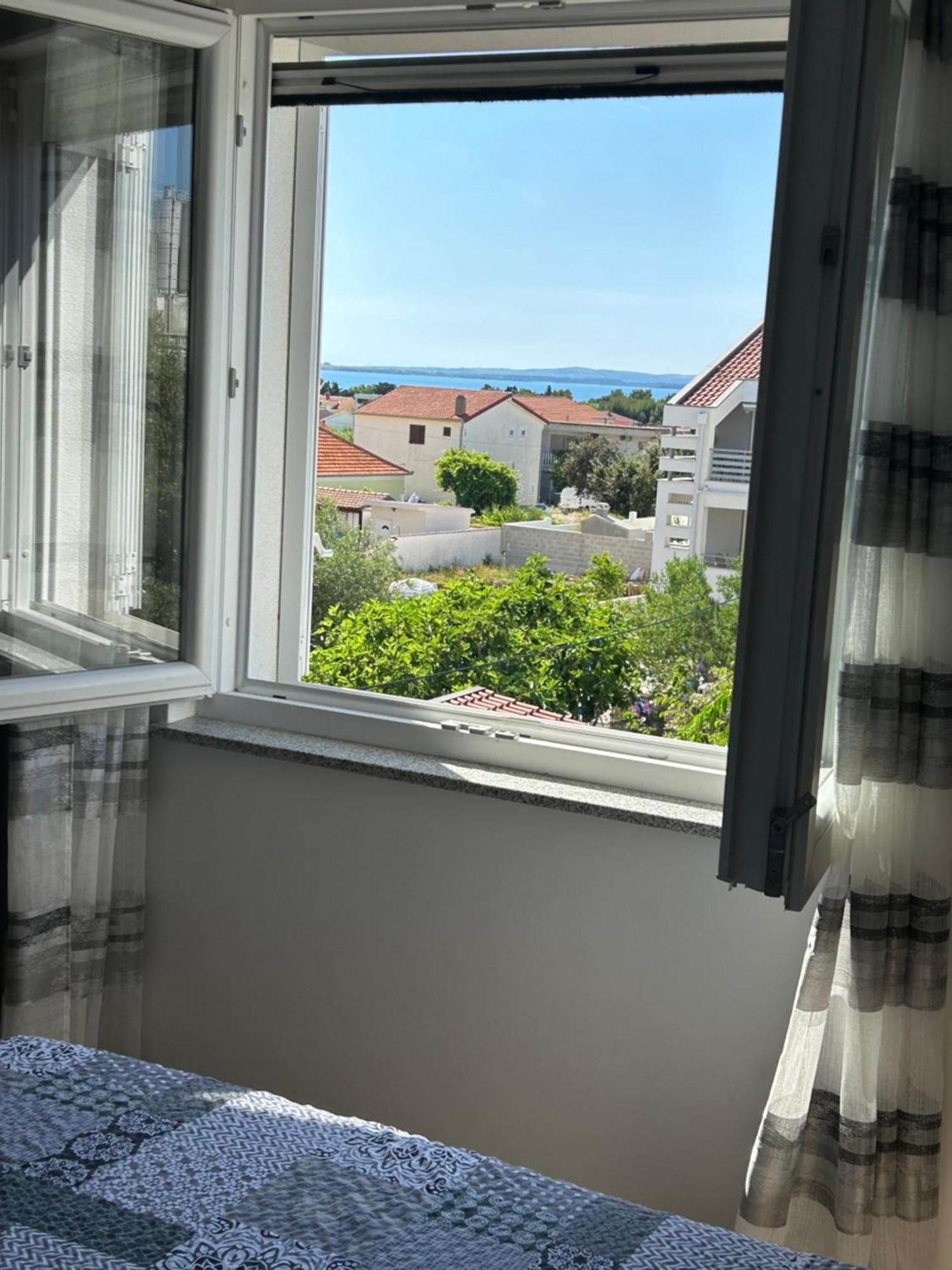 Apartmani Lovrencic Vrsi Exterior photo