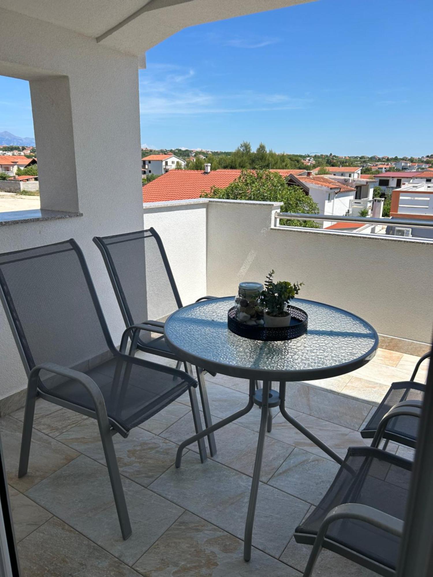 Apartmani Lovrencic Vrsi Exterior photo