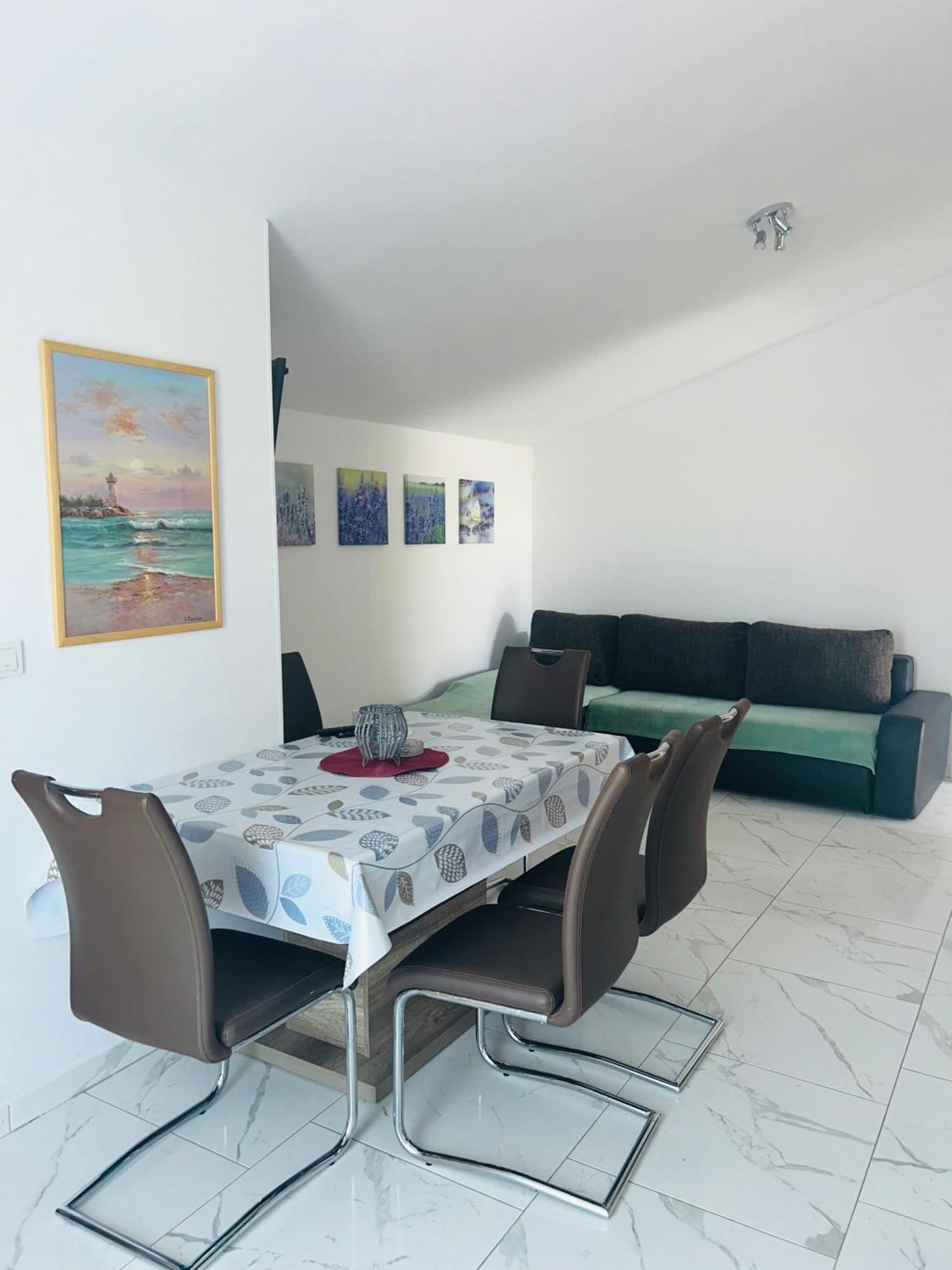 Apartmani Lovrencic Vrsi Exterior photo