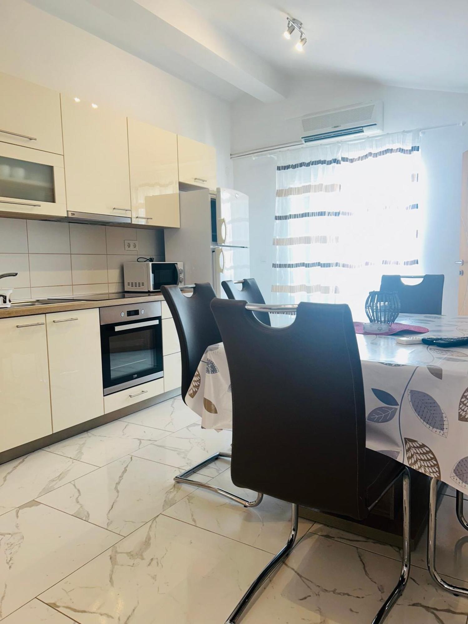 Apartmani Lovrencic Vrsi Exterior photo