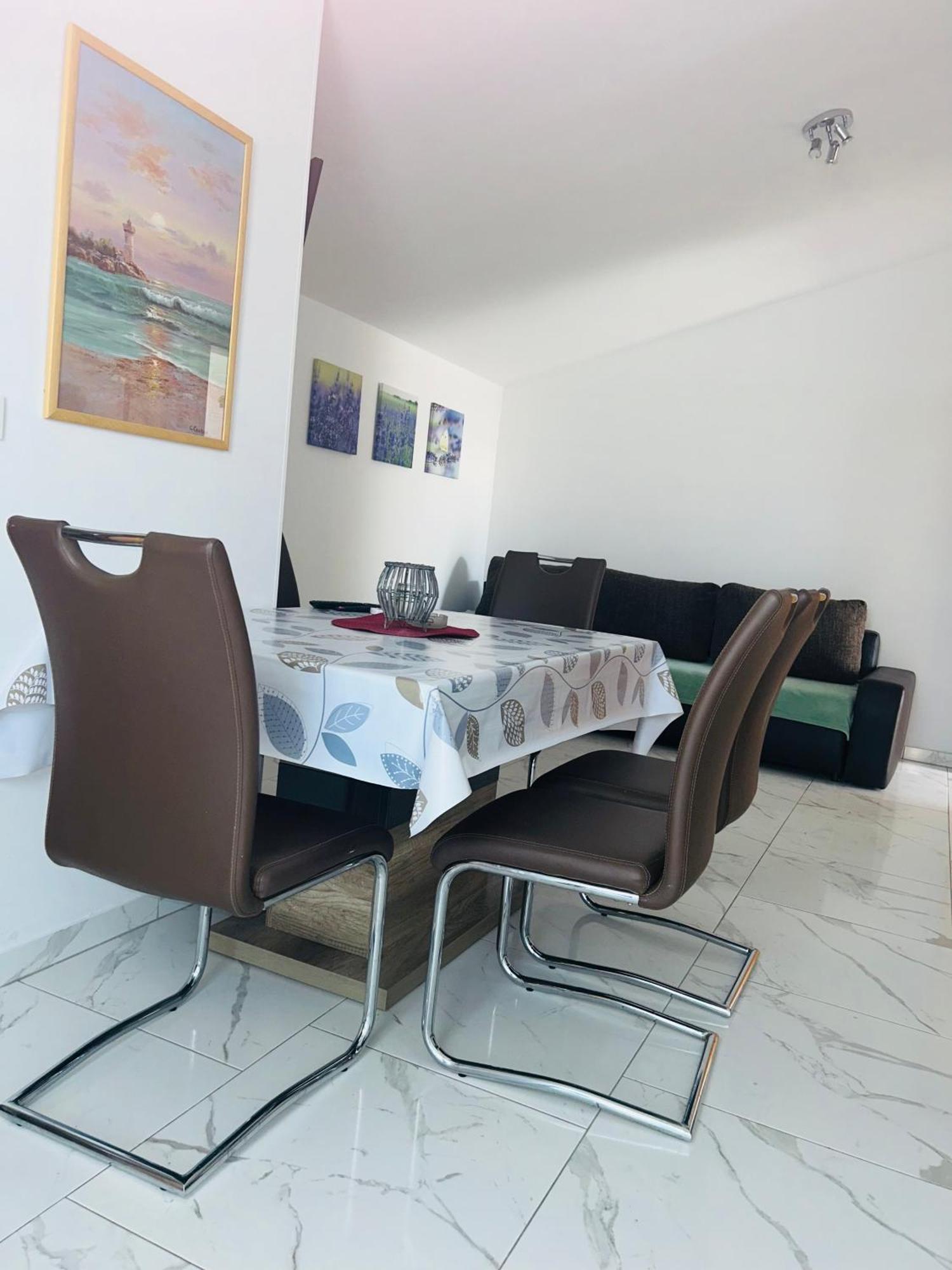 Apartmani Lovrencic Vrsi Exterior photo