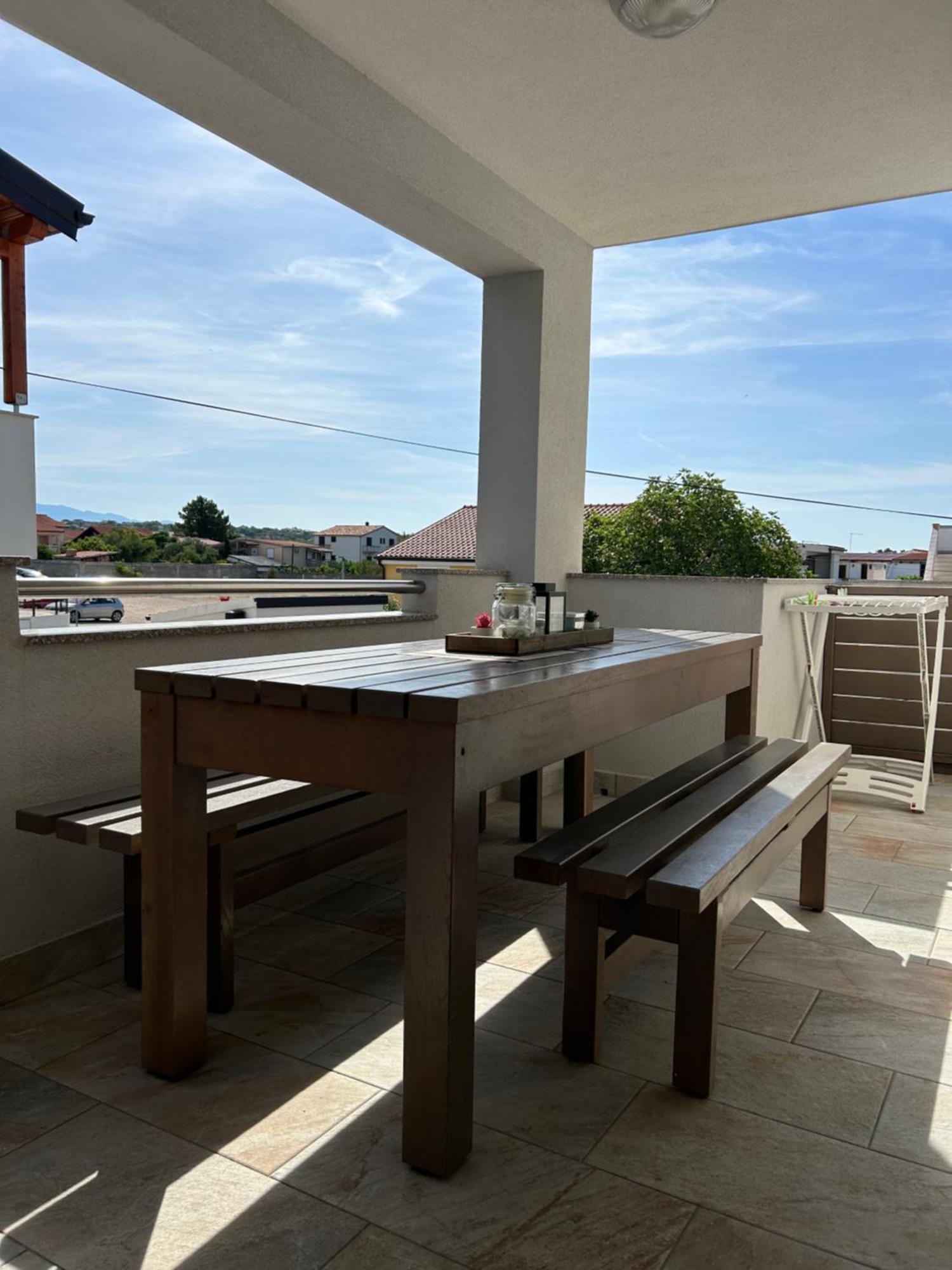 Apartmani Lovrencic Vrsi Exterior photo